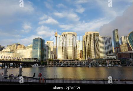 Vue sur Darling Harbour à Sydney Banque D'Images