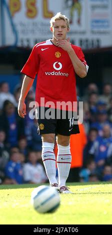 PORTSMOUTH V MAN UTD 30-10-04 ALAN SMITH PIC MIKE WALKER, 2004 Banque D'Images