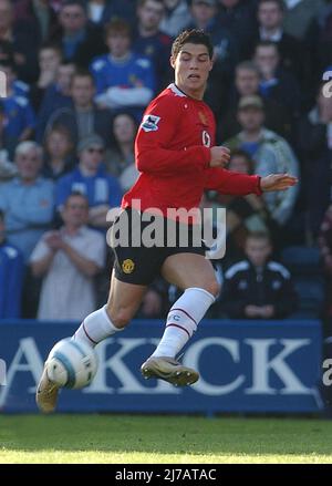 PORTSMOUTH V MAN UTD 30-10-04 RONALDO PIC MIKE WALKER, 2004 Banque D'Images