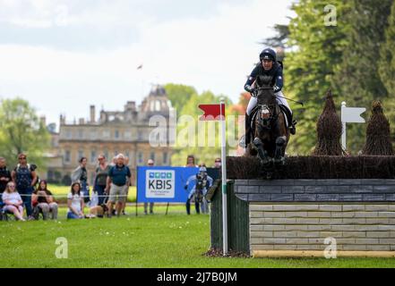 Badminton Estate, Gloucestershire, Royaume-Uni. 7th mai 2022. Ugo Provasi équitation SHADD'OC pendant l'essai de cross-country le quatrième jour des 2022 épreuves de badminton cheval crédit: Action plus Sports/Alamy Live News Banque D'Images