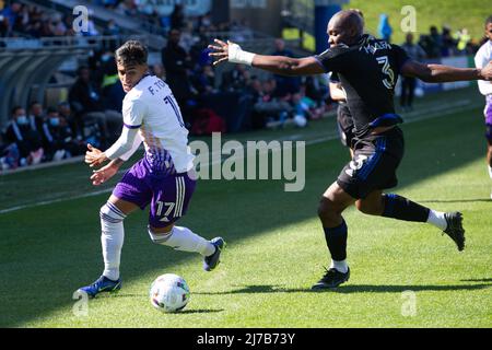 Le 07 mai 2022 : l'avant de la ville d'Orlando Facundo Torres (17) et le défenseur des FC de Montréal Kamal Miller (3) courent après le bal lors du match MLS entre Orlando City et CF Montréal qui s'est tenu au stade Saputo à Montréal (Québec). Daniel Lea/CSM Banque D'Images