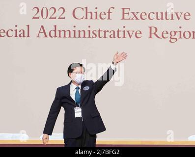 Hong Kong. 08th mai 2022. John Lee est élu directeur général désigné pour le sixième mandat de la région administrative spéciale de Hong Kong à Hong Kong, dans le sud de la Chine, le 8 mai 2022. (Xinhua/Lui Siu Wai) Credit: Xinhua/Alay Live News Banque D'Images