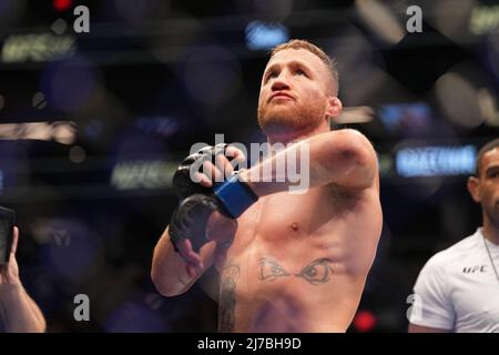 Phoenix, Arizona, États-Unis. 07th mai 2022. PHOENIX, AZ - MAI 7: Justin Gaethje après sa perte à Charles Oliveira dans leur combat léger lors de l'événement UFC 274 au Footprint Center le 7 mai 2022 à Phoenix, Arizona, Etats-Unis. (Photo de Louis Grasse/PxImages) crédit: PX Images/Alamy Live News Banque D'Images