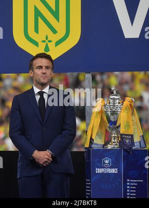 Président français Emmanuel Macron lors de la coupe française, match final entre l'OGC Nice et le FC Nantes le 7 mai 2022 à Paris, France. Photo de Christian Liewig/ABACAPRESS.COM Banque D'Images