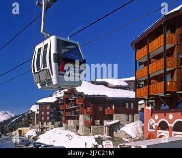 Télécabine de la station de ski de Belle Plagne Savoie Banque D'Images