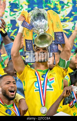 Ludovic Blas avec trophée à l'OGC Nice vs FC Nantes le 7 mai 2022 à Saint-Denis, France. (Photo de Lionel Urman/Sipa USA) Banque D'Images