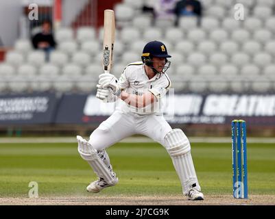 8th mai 2022 ; Emirates Old Trafford, Manchester, Lancashire, Angleterre ; Championnat du comté de cricket, Lancashire versus Warwickshire, jour 4; Rob Yates de Warwickshire Banque D'Images