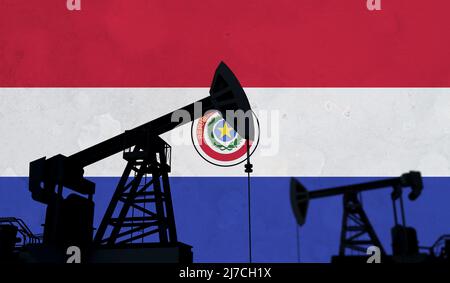 Contexte de l'industrie du pétrole et du gaz. Silhouette de la pompe à huile contre le drapeau du paraguay. 3D rendu Banque D'Images