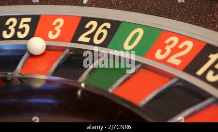 Roulette En Bois Pour Casino – Jeu De Table Complet Avec Roue Qui Tourne, Idéal Pour Soirées Jeux Et Ambiance Night-Club