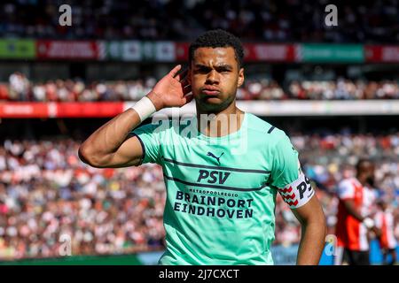 ROTTERDAM, PAYS-BAS - MAI 8 : Cody Gakpo de PSV célèbre son but lors du match néerlandais Eredivisie entre Feyenoord et PSV au Stadion Feyenoord le 8 mai 2022 à Rotterdam, pays-Bas (photo de Herman Dingler/Orange Pictures) Banque D'Images