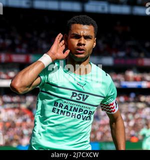 ROTTERDAM, PAYS-BAS - MAI 8 : Cody Gakpo de PSV célèbre son but lors du match néerlandais Eredivisie entre Feyenoord et PSV au Stadion Feyenoord le 8 mai 2022 à Rotterdam, pays-Bas (photo de Herman Dingler/Orange Pictures) Banque D'Images