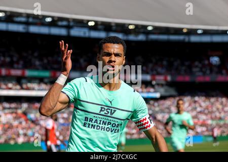 ROTTERDAM, PAYS-BAS - MAI 8 : Cody Gakpo de PSV célèbre son but lors du match néerlandais Eredivisie entre Feyenoord et PSV au Stadion Feyenoord le 8 mai 2022 à Rotterdam, pays-Bas (photo de Herman Dingler/Orange Pictures) Banque D'Images