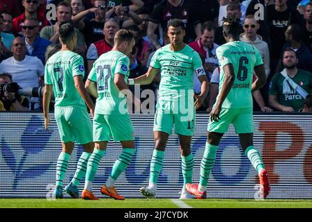 Rotterdam, pays-Bas. 8 mai 2022, Rotterdam - Cody Gakpo de PSV Eindhoven célèbre le 0-2 lors du match entre Feyenoord et PSV au Stadion Feijenoord de Kuip le 8 mai 2022 à Rotterdam, pays-Bas. (Box to Box Pictures/Tom Bode) Banque D'Images