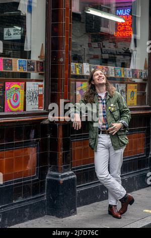 Scott Fraser Simpson designer de mode britannique dans son studio Banque D'Images