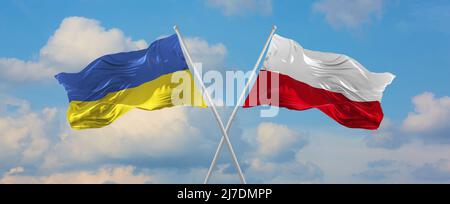 Deux drapeaux croisés l'Ukraine et la Pologne agitant sous le vent à ciel nuageux. Concept de relation, de dialogue, de voyage entre deux pays. 3d illustration Banque D'Images