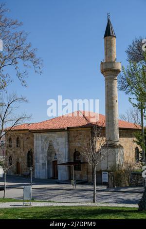 La mosquée Kırşehir Alaaddin Kale, construite par Alaattin Keykubat en 1230, est située sur la colline, qui est considérée comme une maçonnerie appelée château Kırşehir. Banque D'Images