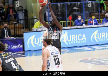 PalaRadi, Cremona, Italie, 08 mai 2022, Ismael Sanogo (Vanoli Cremona) pendant Vanoli Panier Cremona vs Dolomiti Energia Trentino - Italien Basketball A Serie Championship Banque D'Images