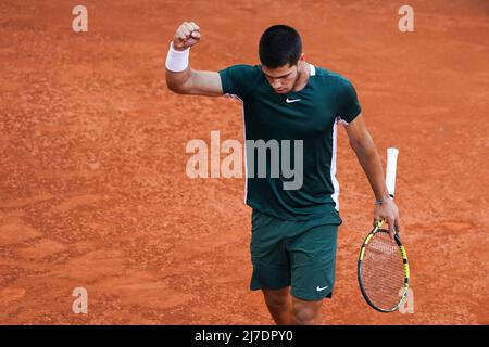 Madrid, Espagne, 08 mai 2022, Carlos Alcaraz Garfia d'Espagne vu lors de la Mutua Madrid Open finales contre Alexander Zverev d'Allemagne au stade Manolo Santana, Madrid. Carlos Alcaraz bat Alexandre Zverev (6-3,6-1) Banque D'Images