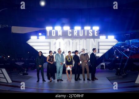 MEXICO, MEXIQUE - 06 MAI : (G-D) Danny Ramirez, Monica Barbaro, Jon Hamm, Jennifer Connelly, Tom Cruise, Miles Teller, Joseph Kosinski participe à la première mexicaine de 'Top Gun: Maverick'. (Photo de Francisco Morales/DAMMPHOTO) Banque D'Images