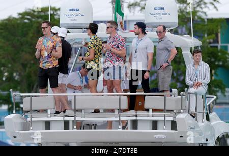 Formula One F1 - Grand Prix de Miami - Miami International Autodrome, Miami, Floride, États-Unis - 8 mai, 2022 fans sont vus sur un bateau pendant la course REUTERS/Ricardo