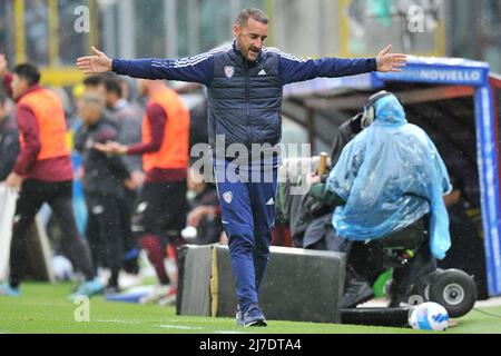 Alessandro Agostini entraîneur de Cagliari, pendant le match de la ligue italienne Seriea entre Salernitana vs Caglairi résultat final, Salernitana 1, Cagliari 1, match joué au stade Arechi. Benevento, Italie, 08 mai 2022. (Photo par Vincenzo Izzo/Sipa USA) Banque D'Images