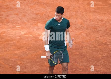 Carlos Alcaraz Garfia d'Espagne vu lors de la Mutua Madrid Open finales contre Alexandre Zverev d'Allemagne au stade Manolo Santana, Madrid. Carlos Alcaraz bat Alexander Zverev (6-3,6-1) (photo d'Atilano Garcia / SOPA Images/Sipa USA) Banque D'Images