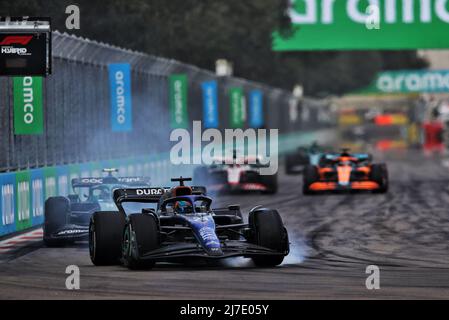 Grand Prix de Miami, dimanche 8th mai 2022. Alexander Albon (THA) Williams Racing FW44 se bloque au freinage. Grand Prix de Miami, dimanche 8th mai 2022. Miami International Autodrome, Miami, Floride, États-Unis. Banque D'Images