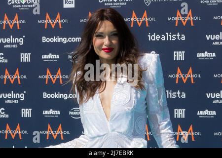 Turin, Italie. 08th mai 2022. La chanteuse du Monténégro Vladana sur la tapis Turquoise du Concours Eurovision de la chanson Banque D'Images