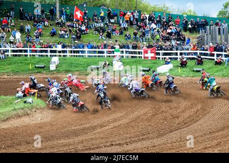 Maggiora Park, Maggiora (NO), Italie, 08 mai 2022, A partir de MX2 pendant 2022 FIM MXGP/MX2 Championnat du monde de motocross - MXGP d'Italie (Maggiora) - Motocross Banque D'Images