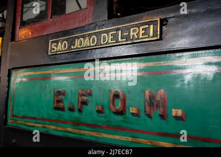 Vue partielle de la cabine de locomotive à vapeur Baldwin Locomotive Works Nº 5055 exposée à la gare de Sao Joao del Rei. Banque D'Images