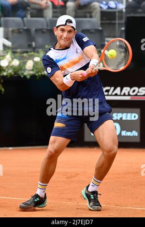 Rome, Italie, 08/05/2022, Francesco Passaro (ITA) lors du premier tour contre Cristian grain (CHI) du tournoi ATP Master 1000 Internazionali BNL d'Italia à Foro Italico le 8 mai 2022 Banque D'Images