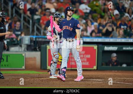 Houston, Texas. 08/05/2022, Mai 8 2022: Le fianteur droit de Houston Kyle Tucker (30) grève pendant le match avec Detroit Tigers et Houston Astros tenu à minute Maid Park à Houston Tx. David Seelig/Cal Sport Medi Banque D'Images