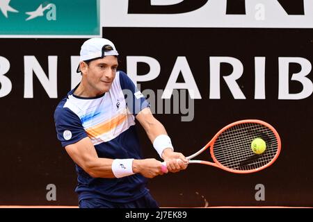 Rome, Italie, 08/05/2022, Francesco Passaro (ITA) lors du premier tour contre Cristian grain (CHI) du tournoi ATP Master 1000 Internazionali BNL d'Italia à Foro Italico le 8 mai 2022 Banque D'Images