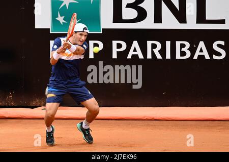 Rome, Italie, 08/05/2022, Francesco Passaro (ITA) lors du premier tour contre Cristian grain (CHI) du tournoi ATP Master 1000 Internazionali BNL d'Italia à Foro Italico le 8 mai 2022 Banque D'Images