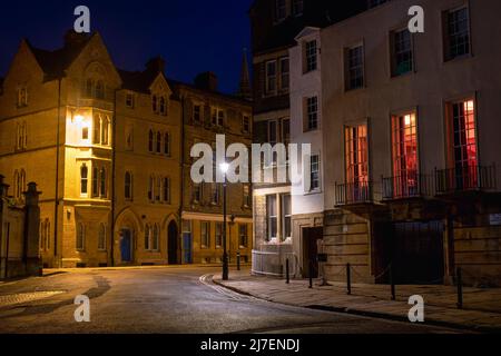 Place Oriel la nuit. Oxford, Oxfordshire, Angleterre Banque D'Images