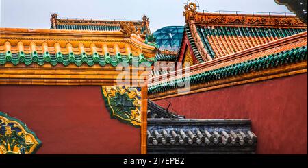 Toits murs Dragons Palais impérial Shenyang province de Liaoning Chine Banque D'Images