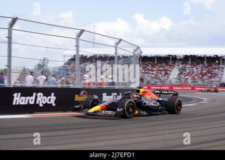 MIAMI, le 9 mai 2022 (Xinhua) -- le Max Verstappen de Red Bull des pays-Bas participe à la finale du Grand Prix de Formule 1 de Miami à l'aérodrome international de Miami à Miami Gardens, Floride, États-Unis, le 8 mai 2022. (QIAN JUN M via Xinhua) Banque D'Images