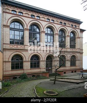 Halle S an der Marienkirche 1-3 Hofgebäude 0970 im OG Marienbibliothek im UG rechts (westlich) Gertraudenkapelle 1887-88 entworfen von Knoch und Kallm Banque D'Images