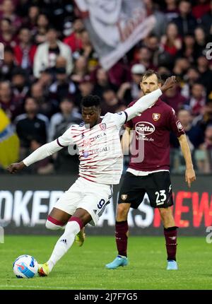 SALERNO, ITALIE - MAI 08: Keita Balde Cagliari Calcio en action , pendant la série Un match entre les Etats-Unis Salerntana et Cagliari Calcio au Stadio Arechi le 8 mai 2022 à Salerne, Italie. (Photo par MB Media) Banque D'Images