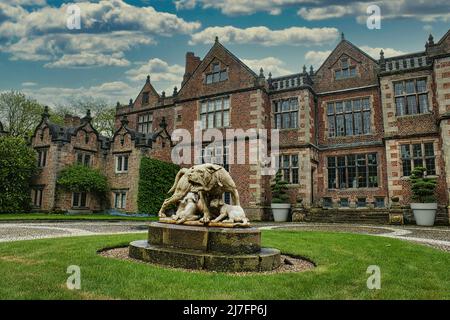 Statue de mastiff et de pups du Dorfold Hall Banque D'Images