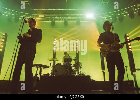 08/05/2022 - groupe pop/rock indépendant belge BALTHAZAR jouant en direct à fabrique Milano, Italie Banque D'Images