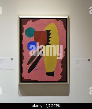 New York, États-Unis. 06th mai 2022. Pink One: Une œuvre double face d'Arthur Garfield Dove exposée à Sotheby's dans le cadre des enchères d'art « The New York Sales » tenues à New York, NY, le 6 mai 2022. (Photo de Stephen Smith/Sipa USA) crédit: SIPA USA/Alay Live News Banque D'Images