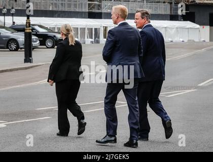 Londres, Royaume-Uni. 9th mai 2022. David Cameron, ancien Premier ministre. Le service commémoratif du député James Brokenshire, décédé l'an dernier à l'âge de 53 ans, se tient aujourd'hui à l'église St Margare dans le parc de l'abbaye de Westminster. Le premier ministre Boris Johnson, les anciens premiers ministres David Cameron et Theresa May, les ministres du Cabinet, les députés et d'autres invités assistent au service. Credit: Imagetraceur/Alamy Live News Banque D'Images