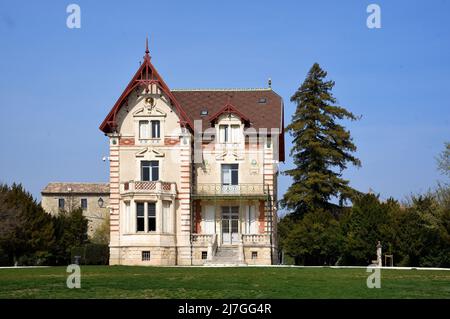 Villa Belle Epoque, Château Giraud (1882-83) construite pour Frédéric Giraud par Alexandre Emile Auburtin dans le Parc Gautier l'Isle-sur-la-Sorgue France Banque D'Images