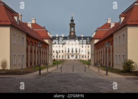 Wermsdorf Sachsen Jagdschloß Hubertusburg 1721-51 v Joh Chr Naumann u Joh Chr Knöffel 75315 Hauptflügel von Südosten gesehen durch die von ehem Kasern Banque D'Images