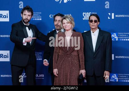 Rome, Italie, le 3 mai 2022 - Fabio d'Innocenzo, Roberta Sammarelli, Alberto Ferrari et Luca Ferrari du groupe de musique 'Verdena' assistent au tapis rouge du 'Devid di Donatello 'prix 2022. Crédits: Luigi de Pompeis/Alamy Live News Banque D'Images