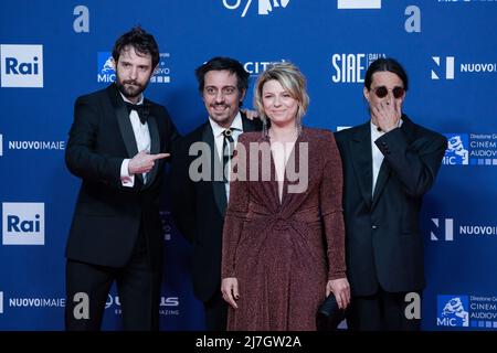 Rome, Italie, le 3 mai 2022 - Fabio d'Innocenzo, Roberta Sammarelli, Alberto Ferrari et Luca Ferrari du groupe de musique 'Verdena' assistent au tapis rouge du 'Devid di Donatello 'prix 2022. Crédits: Luigi de Pompeis/Alamy Live News Banque D'Images