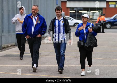 Sheffield, Royaume-Uni. 09th mai 2022. Les fans de Sheffield mercredi arrivent à Hillsborough à Sheffield, Royaume-Uni, le 5/9/2022. (Photo de Mark Cosgrove/News Images/Sipa USA) crédit: SIPA USA/Alay Live News Banque D'Images
