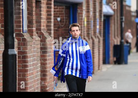 Sheffield, Royaume-Uni. 09th mai 2022. Les fans de Sheffield mercredi arrivent à Hillsborough à Sheffield, Royaume-Uni, le 5/9/2022. (Photo de Mark Cosgrove/News Images/Sipa USA) crédit: SIPA USA/Alay Live News Banque D'Images