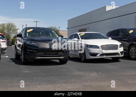 Pêcheurs - Circa mai 2022 : stock de Lincoln d'occasion exposé. Avec les problèmes d'approvisionnement actuels, Lincoln compte sur les ventes de voitures d'occasion en attendant p Banque D'Images